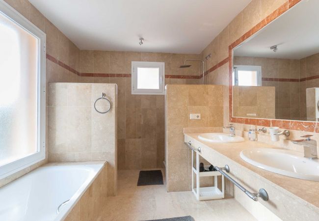 Casa adosada en Nueva andalucia - 47 - Condes de Iza 4 bed townhouse Casa adosada en Nueva andalucia - 47 - Condes de Iza 4 bed townhouse