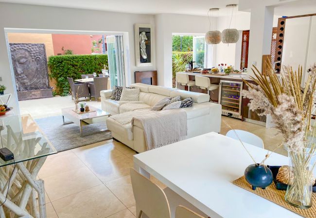 Casa adosada en Nueva andalucia - 47 - Condes de Iza 4 bed townhouse Casa adosada en Nueva andalucia - 47 - Condes de Iza 4 bed townhouse