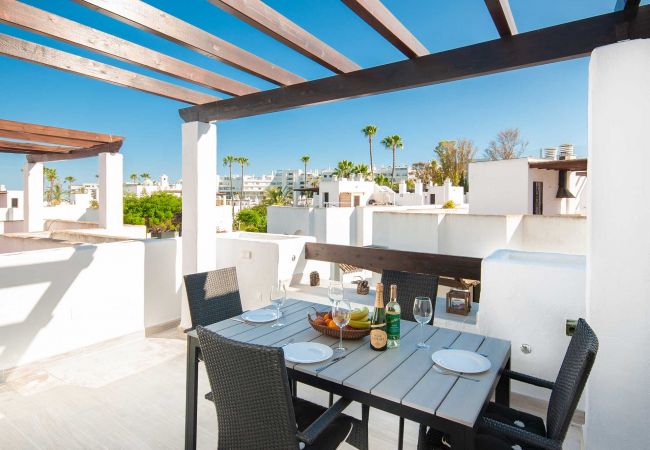 Apartamento en San Pedro de Alcántara - 43 -  Frontline beach Townhouse in Urb. Guadalvill Apartamento en San Pedro de Alcántara - 43 -  Frontline beach Townhouse in Urb. Guadalvill