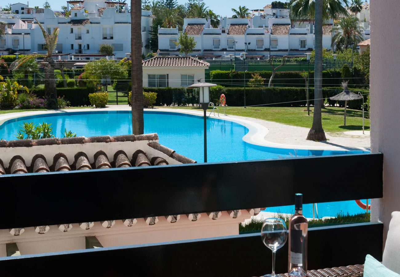 Apartamento en San Pedro de Alcántara - 49 - Lorcrisur overlooking the pool