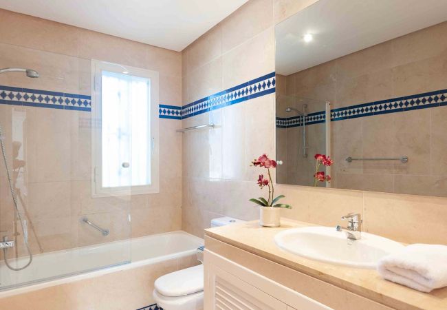 Apartamento en San Pedro de Alcántara - 18 - Castiglione 2 bed holiday rental Apartamento en San Pedro de Alcántara - 18 - Castiglione 2 bed holiday rental