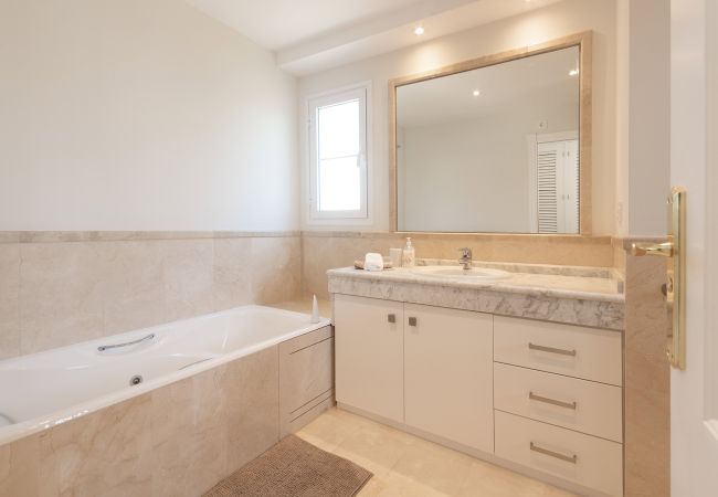 Apartamento en San Pedro de Alcántara - 17 - Modern front line beach apartment Las Adelfas Apartamento en San Pedro de Alcántara - 17 - Modern front line beach apartment Las Adelfas