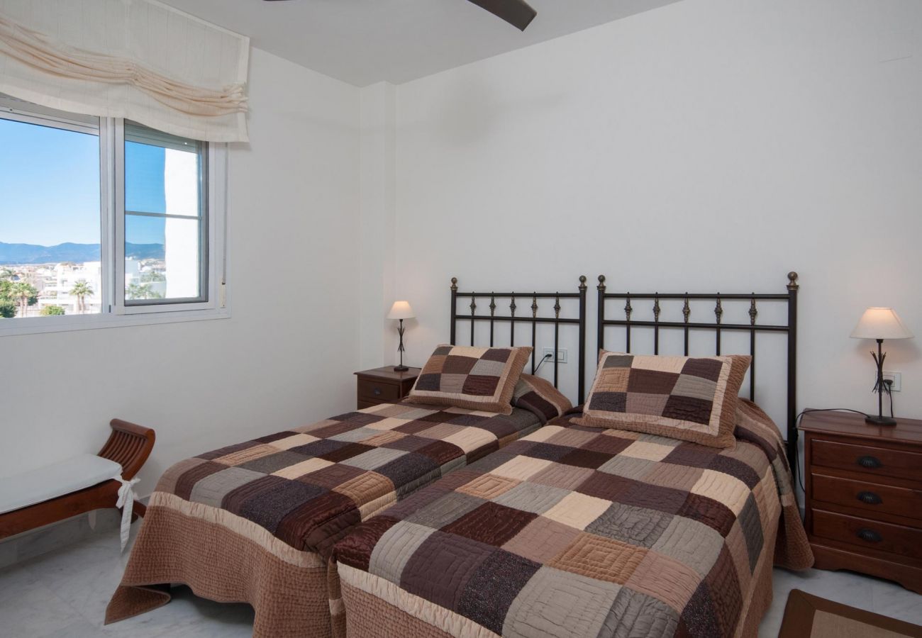 Apartment in San Pedro de Alcántara - 01 - Las Adelfas 1st line beach Penthouse