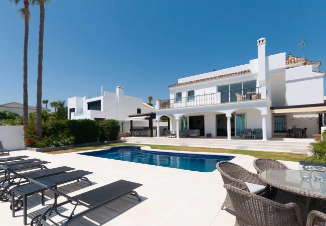Villa/Dettached house in Estepona - 09 - 5 Bed Luxury Villa walking distance to the be