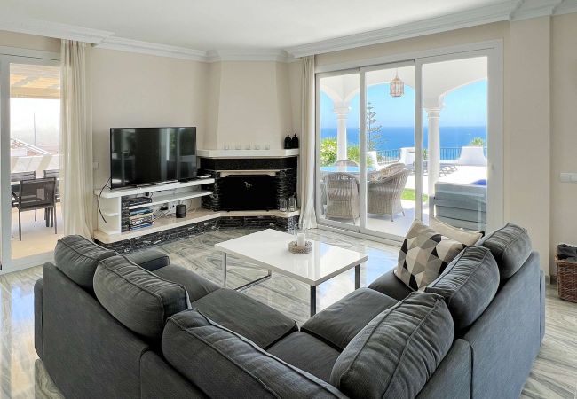 Villa in Estepona - 09 - 5 Bed Luxury Villa walking distance to the be Villa in Estepona - 09 - 5 Bed Luxury Villa walking distance to the be