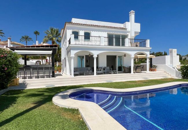 Villa in Estepona - 09 - 5 Bed Luxury Villa walking distance to the be Villa in Estepona - 09 - 5 Bed Luxury Villa walking distance to the be