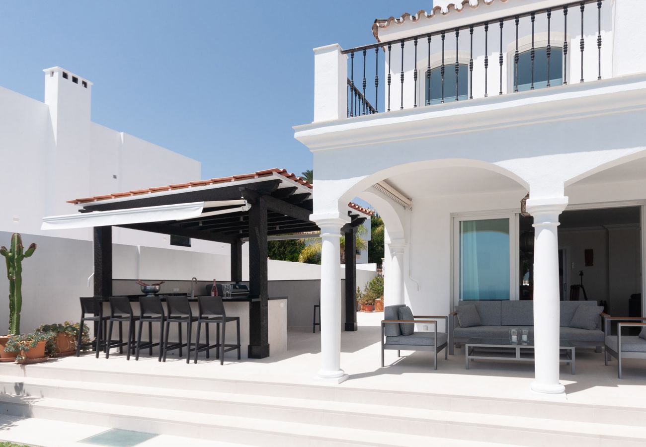 Villa in Estepona - 09 - 5 Bed Luxury Villa walking distance to the be