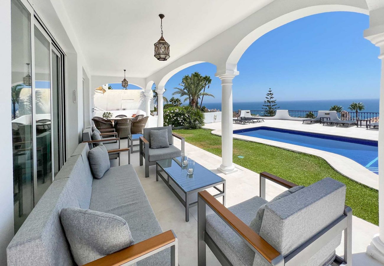 Villa in Estepona - 09 - 5 Bed Luxury Villa walking distance to the be