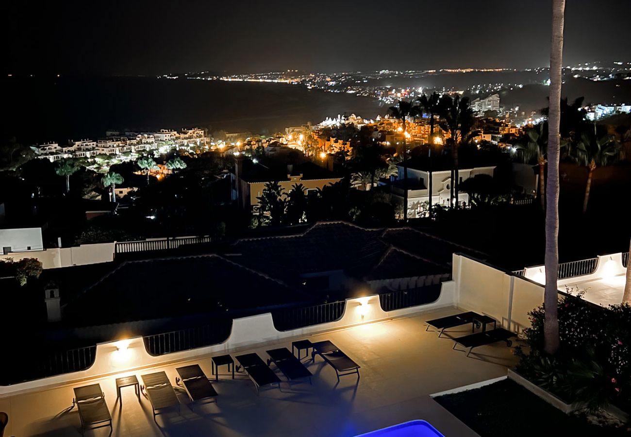 Villa in Estepona - 09 - 5 Bed Luxury Villa walking distance to the be