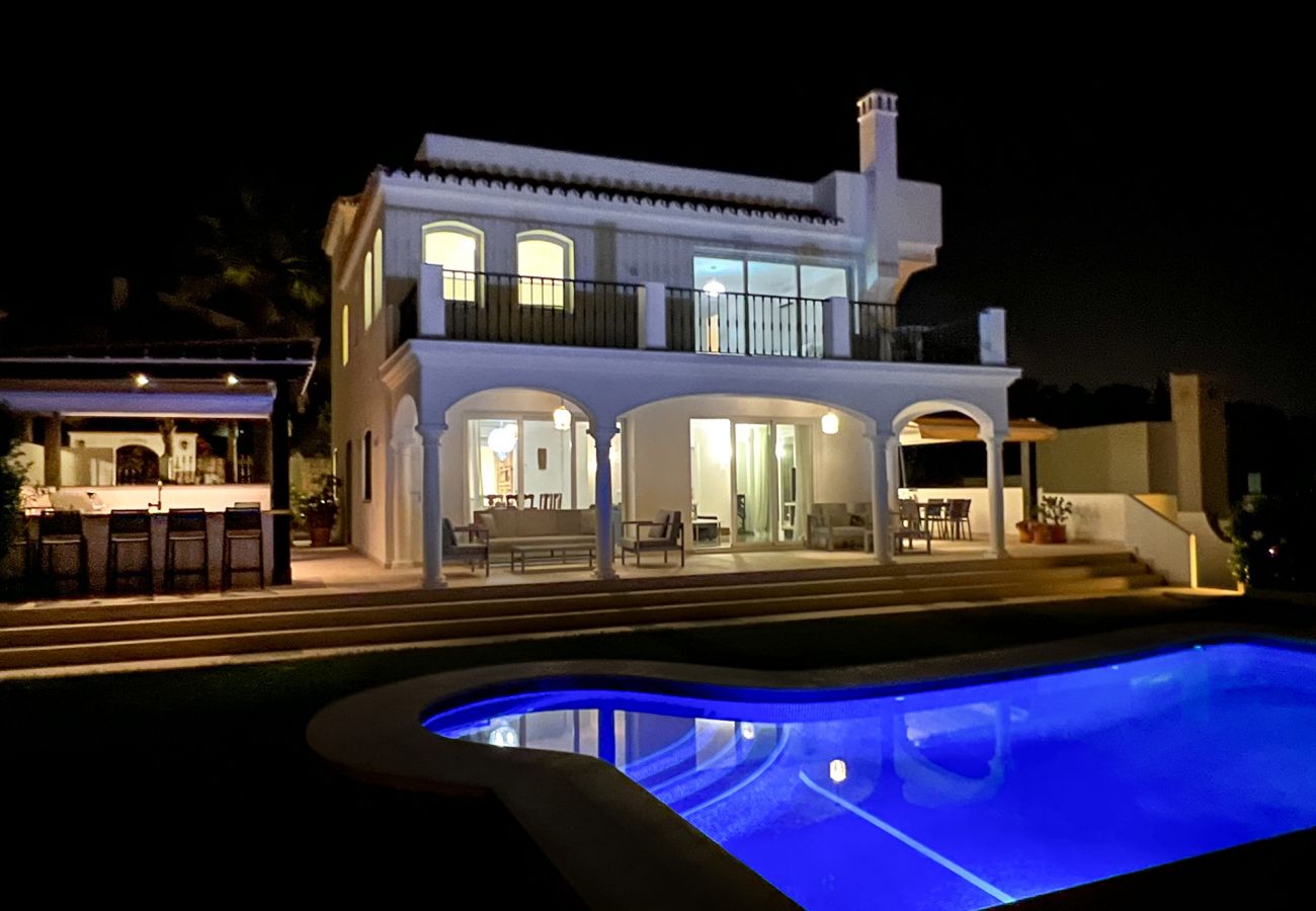 Villa in Estepona - 09 - 5 Bed Luxury Villa walking distance to the be