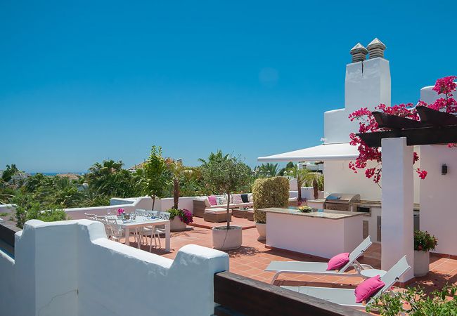 Excellent rooftop terrace with alfresco dining Apartment in San Pedro de Alcántara - 21 - Jardines de Aldaba Penthouse