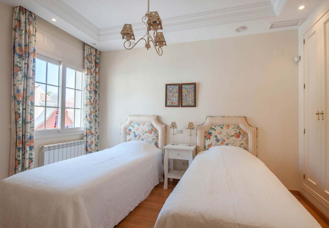 Villa in San Pedro de Alcántara - 02 - Villa del Mar, Lorea Playa Villa in San Pedro de Alcántara - 02 - Villa del Mar, Lorea Playa