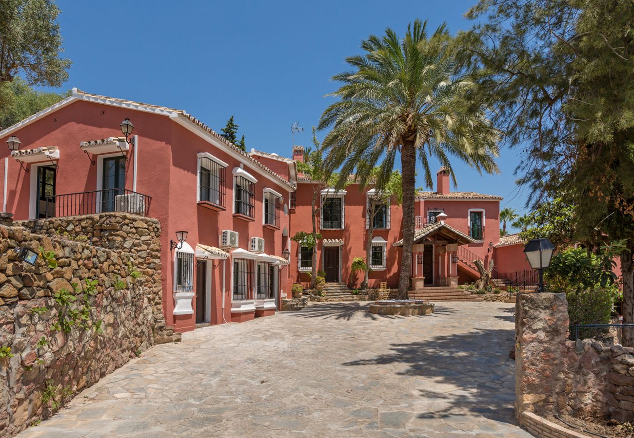 Villa in Benahavís - 04 - Vega Colorado, 12 bedroom Mansion