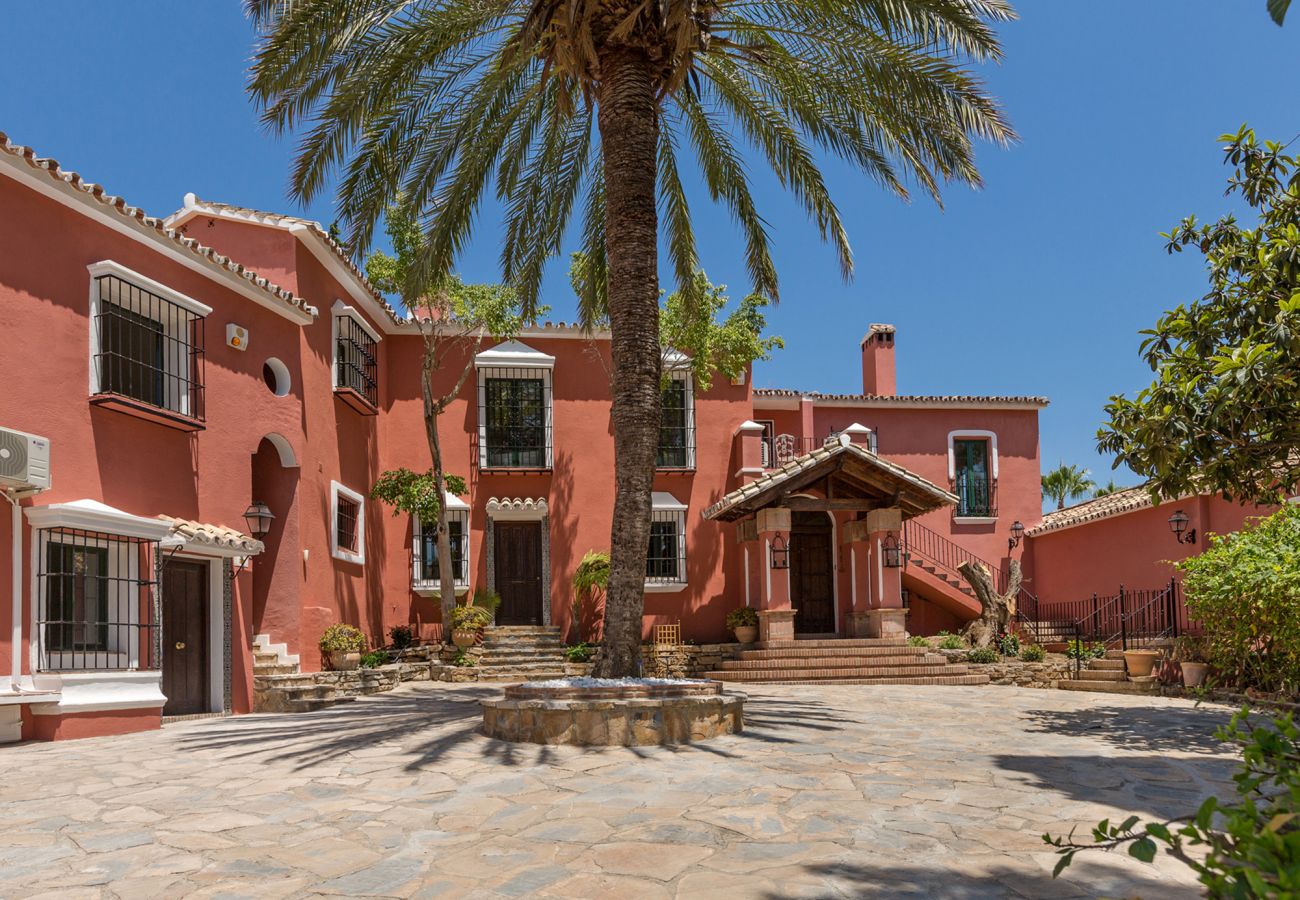 Villa in Benahavís - 04 - Vega Colorado, 12 bedroom Mansion