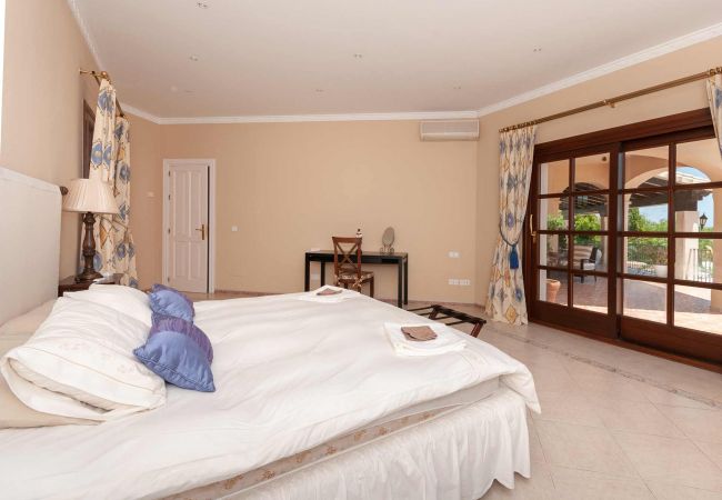 Villa in Estepona - 03 - Villa Africa, 9 bed luxury villa Villa in Estepona - 03 - Villa Africa, 9 bed luxury villa