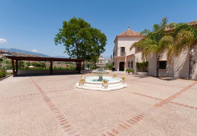 Villa in Estepona - 03 - Villa Africa, 9 bed luxury villa Villa in Estepona - 03 - Villa Africa, 9 bed luxury villa