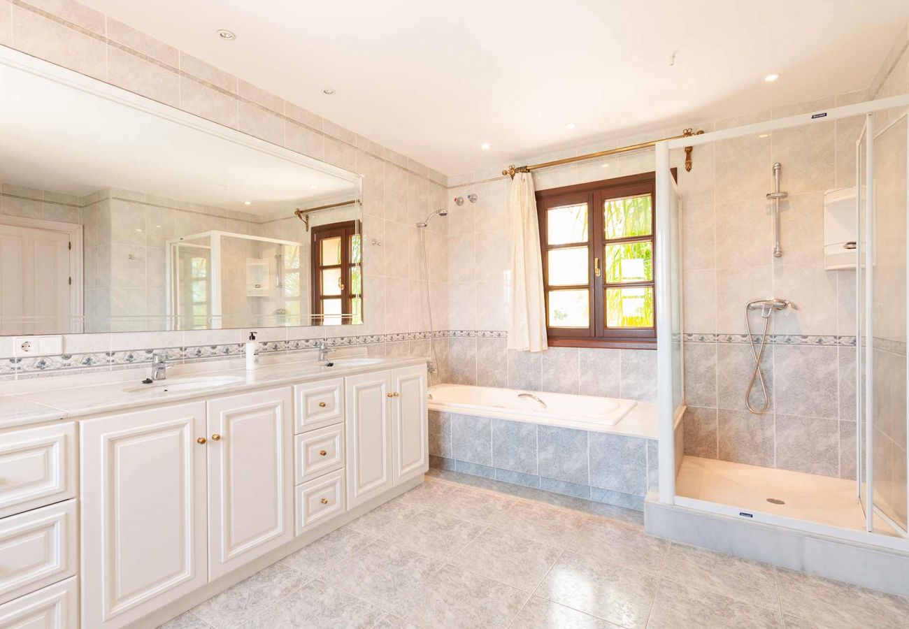 Villa in Estepona - 03 - Villa Africa, 9 bed luxury villa Villa in Estepona - 03 - Villa Africa, 9 bed luxury villa