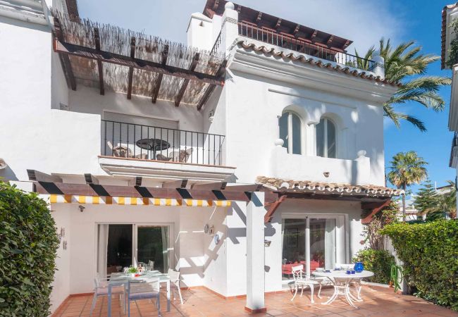 Terraced House in San Pedro de Alcántara - 27 - Front line beach Townhouse  Urb. Castiglione Terraced House in San Pedro de Alcántara - 27 - Front line beach Townhouse  Urb. Castiglione