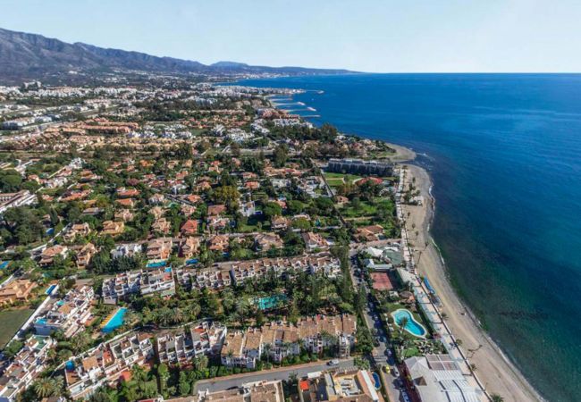 Terraced House in San Pedro de Alcántara - 27 - Front line beach Townhouse  Urb. Castiglione Terraced House in San Pedro de Alcántara - 27 - Front line beach Townhouse  Urb. Castiglione