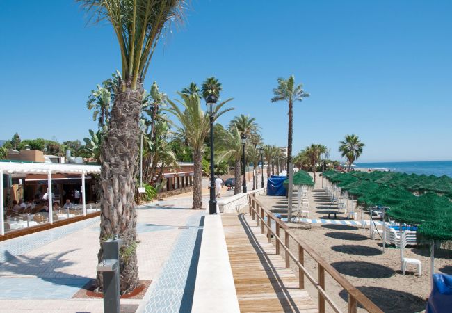 Terraced House in San Pedro de Alcántara - 27 - Front line beach Townhouse  Urb. Castiglione Terraced House in San Pedro de Alcántara - 27 - Front line beach Townhouse  Urb. Castiglione