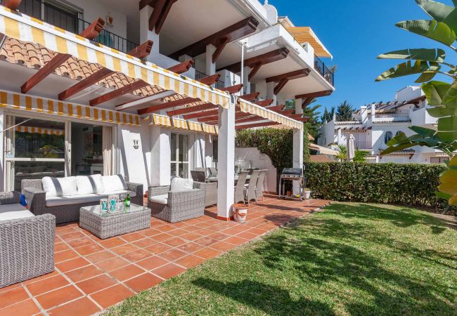  in San Pedro de Alcántara - 34 - Large beachfront garden apartment