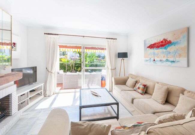 Apartment in San Pedro de Alcántara - 34 - Large beachfront garden apartment Apartment in San Pedro de Alcántara - 34 - Large beachfront garden apartment