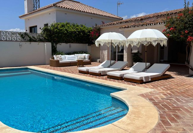 Villa in San Pedro de Alcántara - 05 - Villa Ivory Beach House w pool heating Villa in San Pedro de Alcántara - 05 - Villa Ivory Beach House w pool heating