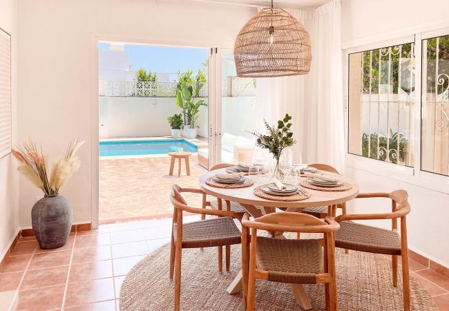 Villa in San Pedro de Alcántara - 05 - Villa Ivory Beach House w pool heating Villa in San Pedro de Alcántara - 05 - Villa Ivory Beach House w pool heating